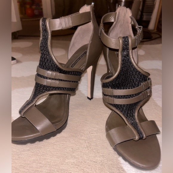 BCBG Generations Size 9 Army Green & Mesh High Heels - Picture 5 of 9